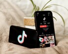 TikTok 应用程序（图片来源：Collabstr、Unsplash）