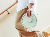 Roomba Mini 有四种颜色可供选择，其中包括一种微妙的绿色。