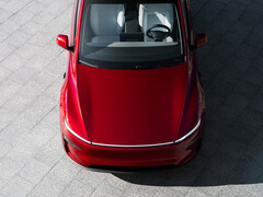 超红 Model Y 涂装现已在库存车辆中免费提供。(图片来源:特斯拉)