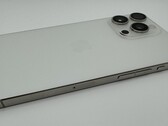 带有触觉按钮的 iPhone 原型机。(图片来源：Apple Insider）