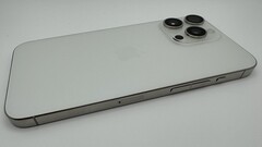 带有触觉按钮的 iPhone 原型机。(图片来源：Apple Insider）
