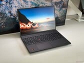 配备经济型显示屏的高级商务笔记本电脑 - 联想 ThinkPad T16 5 代 AMD 评测
