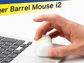 小巧的 Finger Barrel Mouse i2 采用符合人体工程学的设计，可防止手掌热量积聚。(来源：MEETS TRADING）