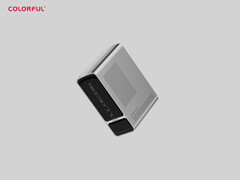 多彩 SMATR 900 是 Strix Halo 的又一款迷你 PC。图：小巧的 PC。(图片来源：PC Watch）