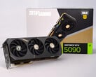 Zotac GamingGeForce RTX 5090 Solid 评测:众泰旗舰 GPU 与 Nvidia Founders Edition 的对比