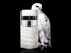 Vertu Agent Q 的钻石款售价超过 10 万美元。(图片来源：Vertu）