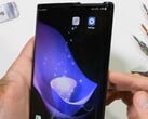 Galaxy Z Slide 的外观设计可能与图中这款 LG Rollable 相同。