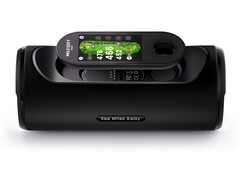 Mileseey GeneSonic Pro 将高尔夫球场 GPS 导航仪与可拆卸的 40 瓦磁性扬声器结合在一起。(图片来源：Mileseey）
