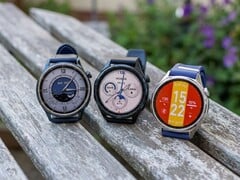 从左至右:小米手表 S5、荣耀手表 6 和华为 Watch GT 7