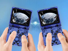 在发布 RG34XX SP 之后，Anbernic 现在有望展示新的芯片组，图为 RG35XX SP。(图片来源：Anbernic）