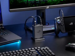 ROG 100W 游戏充电器底座采用单一黑色外观，重量超过 300 克（图片来源：华硕）