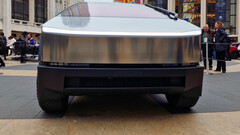 所有 Cybertruck 展示装置均可采用双电机(图片:Jordi Cor/YT)