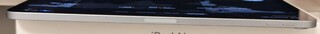 顶部：Apple Pencil 底座，音量摇杆