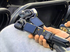 Osmo Pocket 4 和 Osmo Pocket 4 Pro 的特写。