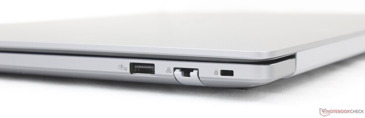 正确:USB-A 3.2 Gen. 1(5 Gbps)、RJ-45(1 Gbps)、肯辛顿锁