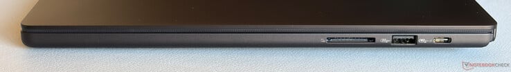 右侧:SD 卡读卡器 (SD-Express 7.0)、USB-A 3.2 Gen. 2 (10 Gbps)、USB-C 4.0 (40 Gbps, DisplayPort, Power Delivery)