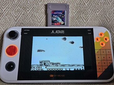 GameBoy 游戏《R-Type》运行流畅（图片来源：Marc Zander，Notebookcheck）