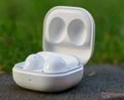 Galaxy Buds FE 类似于Galaxy Buds2，如图所示。(图片来源：Notebookcheck）