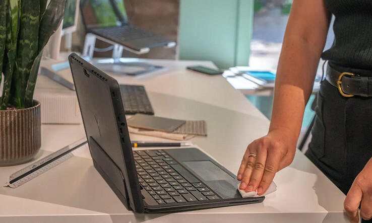 用SP Max+将你的Surface Pro 8变成一台Brydge品牌的笔记本电脑。 (来源: Brydge)