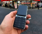 u/chrisristovski 在 Reddit 上展示了 Sidephone 的非功能原型。(图片来源：Reddit）