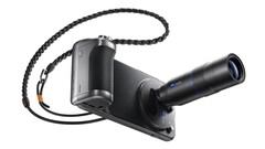 配备蔡司长焦镜头的 X300 和 X300 Pro 已在 vivo 的一些欧洲网站上发布广告（图片来源：vivo）
