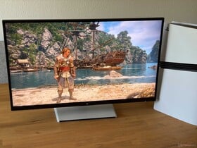 ……主机游戏（例如，使用 PS5 Pro），……