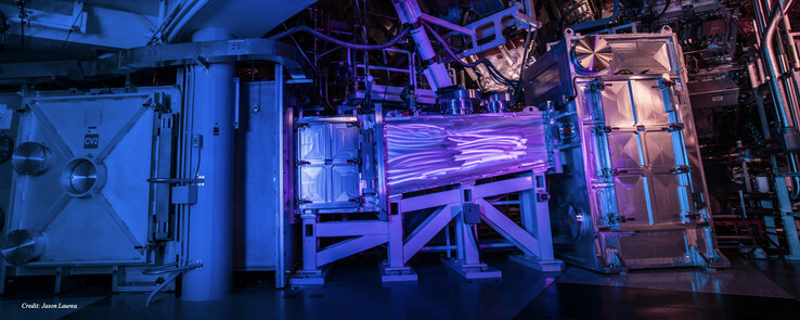 激光系统用于产生聚变反应（图片：Jason Laurea / NIF）