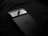 Pixel 8 Pro 是三款能测量皮肤温度的谷歌设备之一。(图片来源：Samuel Angor - Unsplash）