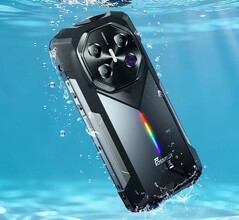 Fossibot F113 智能手机具有 IP68 防水、IP69K 防尘和 MIL-STD-810H 防摔等级。(图片来源：Fossibot）