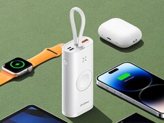 Stuffcool Ally Powerbank 有一系列接口和一个无线充电板。(图片来源：Stuffcool）