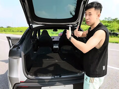 特斯拉 Model Y L 货运和载客空间评测。(图片来源：GeekLaii/YT)