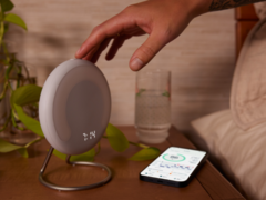 亚马逊Halo Rise有一个智能报警功能,可以感知你醒来的理想时间。(图片来源:亚马逊)