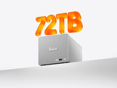 配备 AI 9 HX 470 的双盘位 ME Pro 起售价约为 711 美元。图为一张宣传图片，突出了该 NAS 所宣传的存储支持功能。