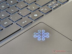 宏碁 Swift 14：触摸板上的 NPU 标识