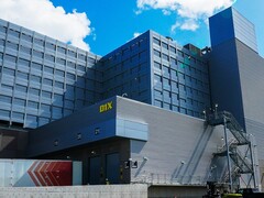 英特尔计划在俄勒冈州裁员近 2400 人，进行更广泛的重组。图：英特尔在俄勒冈州的 D1X 工厂（图片来源：英特尔英特尔在俄勒冈州的 D1X 工厂（图片来源：英特尔）