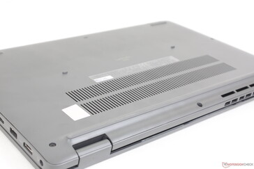 整体尺寸和重量与华硕ExpertBook L1和惠普ProBook 440 G9非常相似。