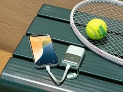 INIU Pocket Rocket P50 电池容量为 10,000 mAh（图片来源：INIU）