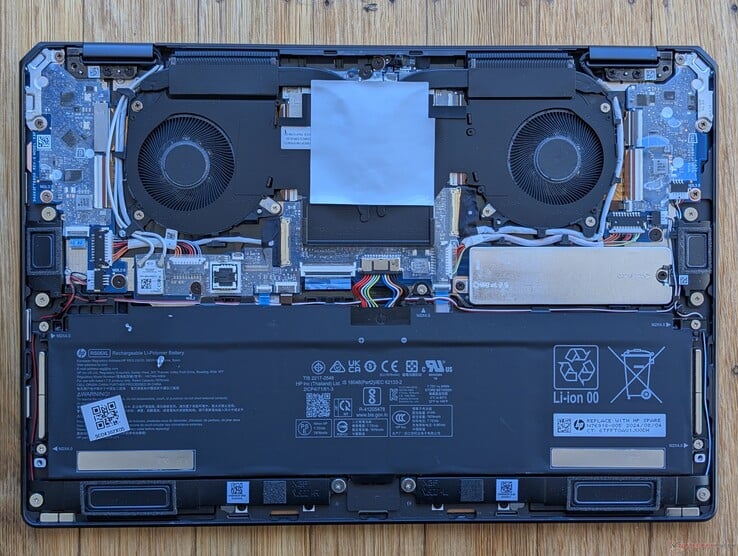 用于对比的惠普 OmniBook Ultra Flip 14 主板