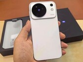 Vivo X500在正式发布前，其上手实拍照片已提前泄露