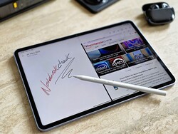 小米 Focus 触控笔可与 Pad 7 配合使用
