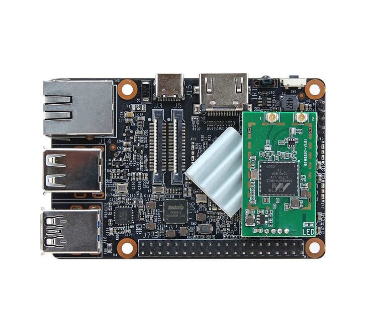 板载典型 GPIO 针座（图片来源：Avalue）