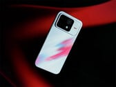 Honor Win 2 配备双风扇散热系统。图为：该手机的背部设计。