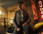 《GTA 6》中的露西亚与一辆摩托车并列展示