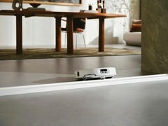 Roborock 的 Qrevo Curv 2 Pro（如图）已在欧洲发布。(图片来源：Roborock）