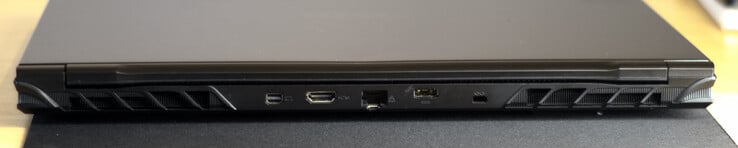 迷你显示端口，HDMI 2.1，RJ45（2.5 GBit LAN），电源，Kensington锁插槽