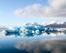 约库尔沙隆冰川湖照片（图片来源：Jeremy Bishop via Unsplash；已裁剪）