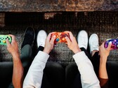 微软现在提供六种新颜色的 Xbox 无线控制器。(图片：微软）