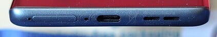底部SIM 卡插槽、麦克风、USB-C 接口、扬声器