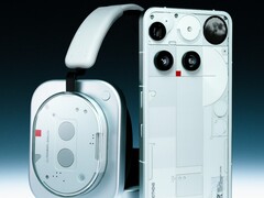 Nothing耳机（1）和手机（3）将于7月15日发布，但你可以提前几天在Nothing的实体店买到。(图片来源：Nothing）