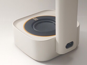 Yaber T1 Pro 需要使用连接到底座的交流电线供电，功率为 75 瓦。(图片来源：Notebookcheck）